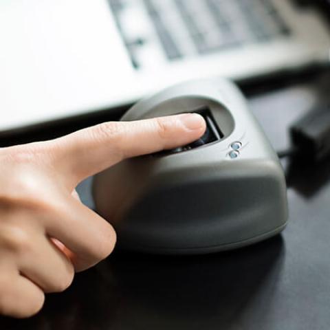 IDEMIA MSO 330 reader with embedded verification license